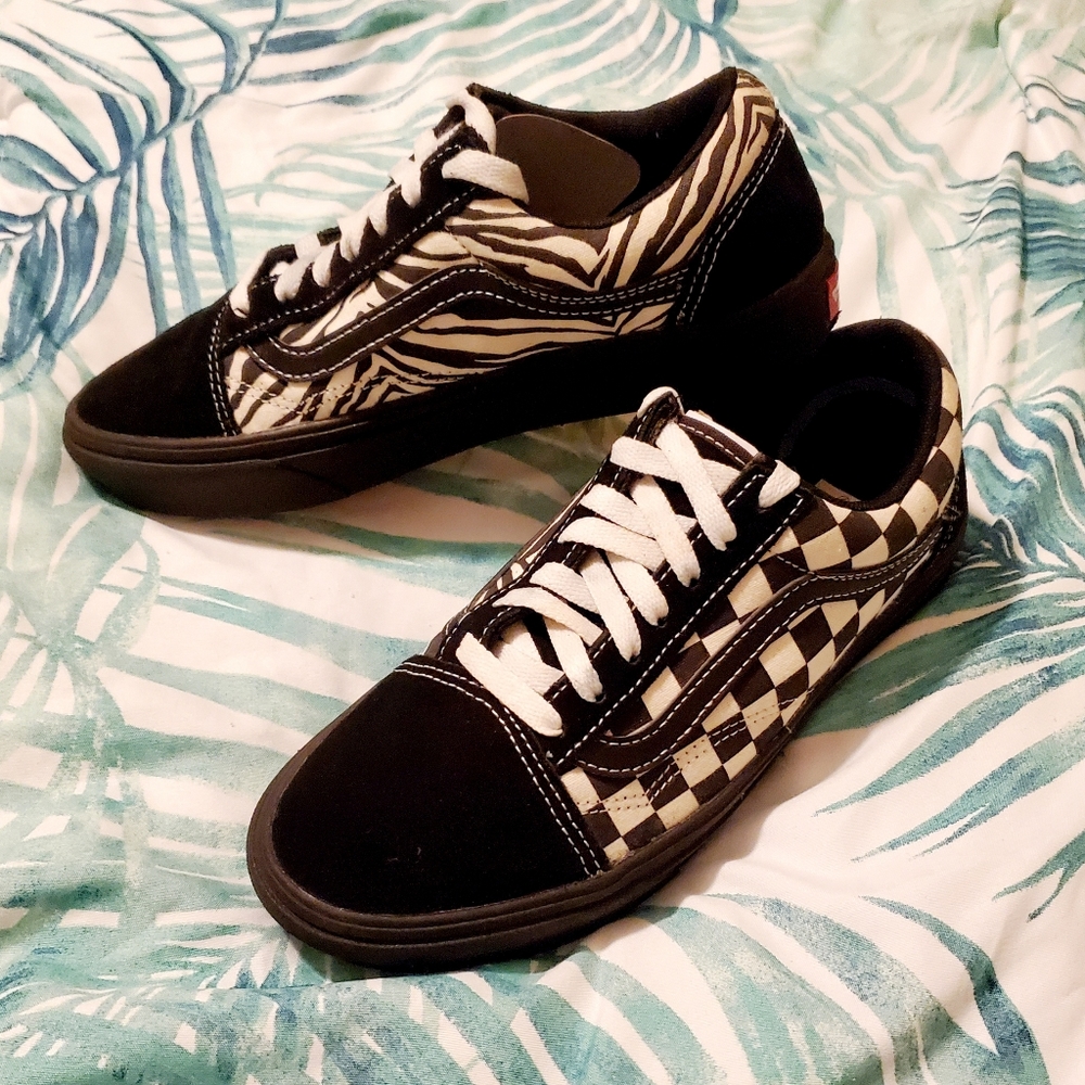 Vans Old School womens sz 7.5 worn once!